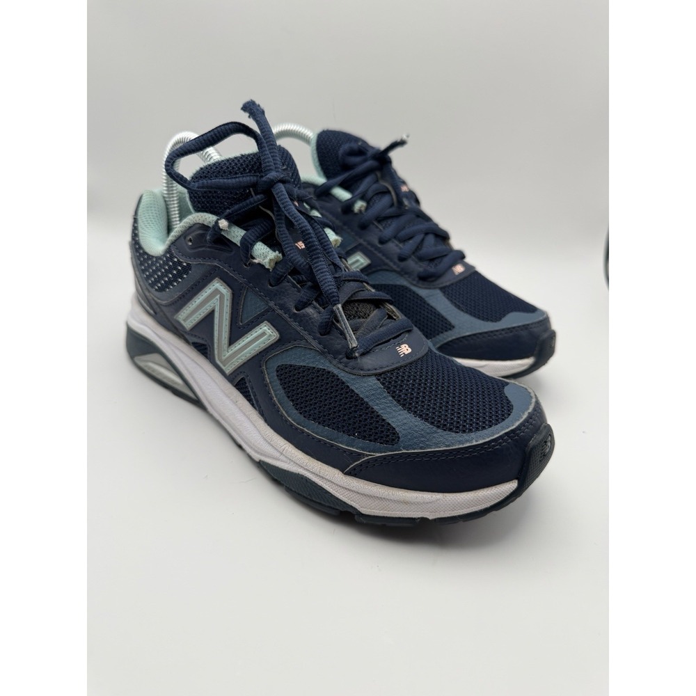New Balance 1540v3 Women's Size 7.5 B Navy Blue Running Shoes Sneakers